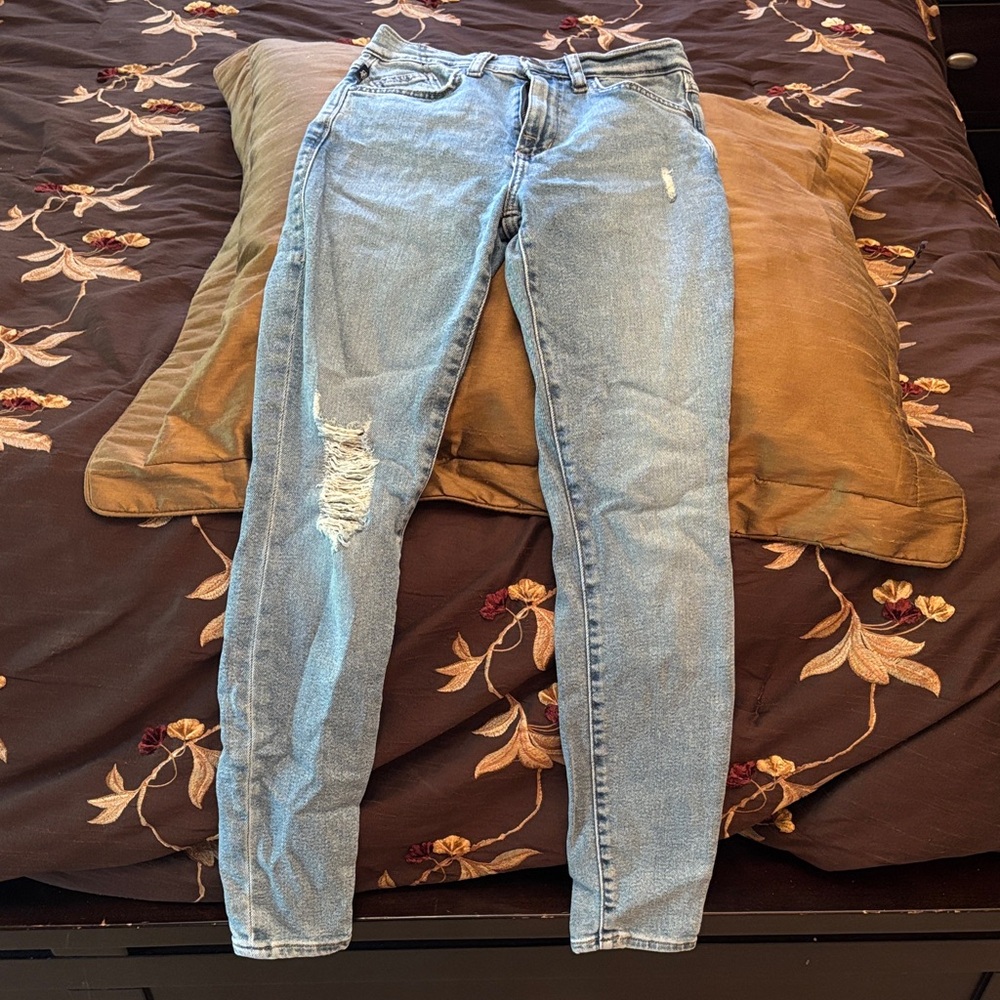 Rock & Republic Light Blue Ripped Skinny Jeans